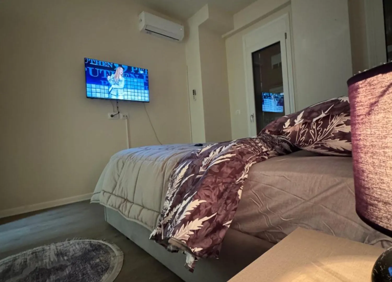 Luxury Apartament 02 Tirana 0*,  Albania